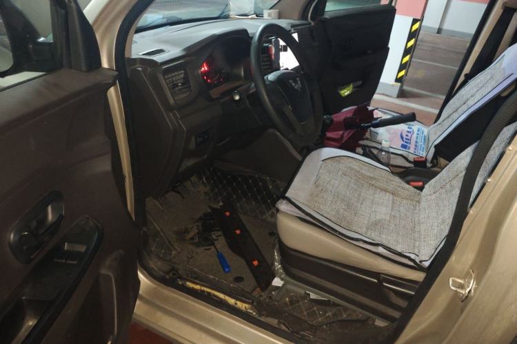 Used Wuling Hongguang V 2019 1.5L Jingqu Version China VI LAR Driver Seat