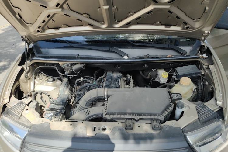 Used Wuling Hongguang V 2019 1.5L Jingqu Version China VI LAR Engine Bay