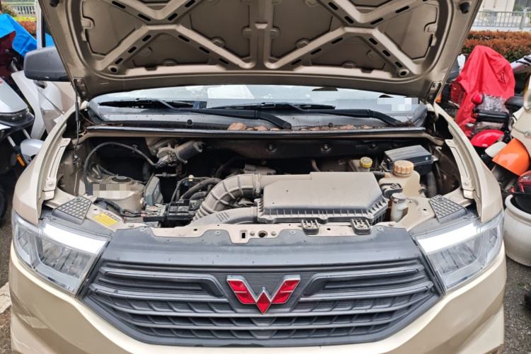Used Wuling Hongguang V 2019 1.5L Jingqu Version China VI LAR Engine Bay