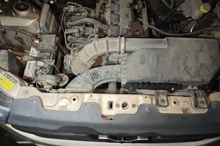 Used Wuling Hongguang V 2019 1.5L Jingqu Version China VI LAR Engine Bay
