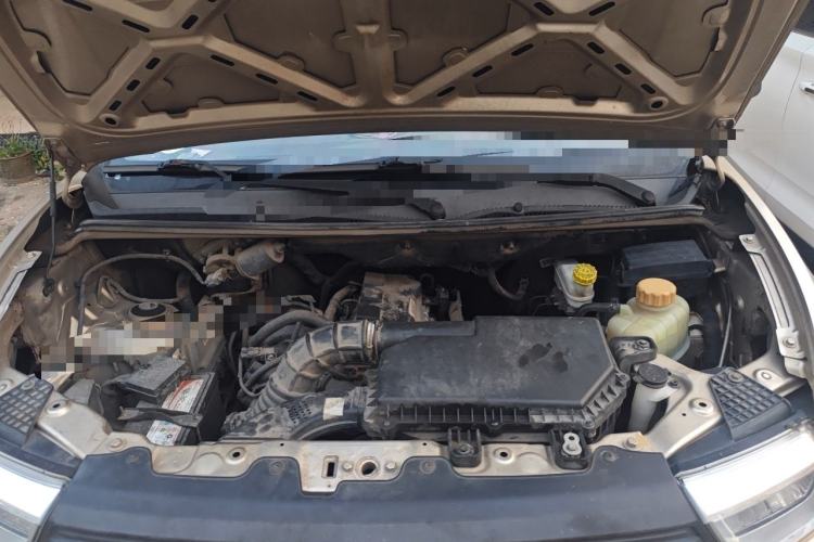 Used Wuling Hongguang V 2019 1.5L Jingqu Edition Sealed-Window Vehicle China VI LAR Engine Bay