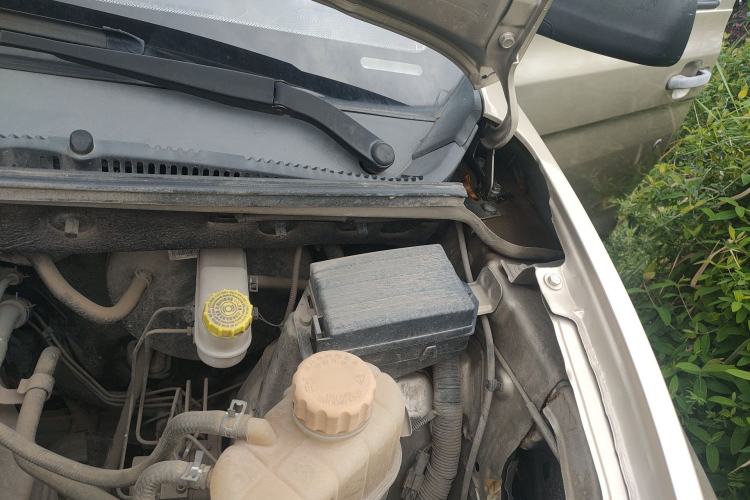 Used Wuling Hongguang V 2019 1.5L Base Version L2B Engine Bay Left