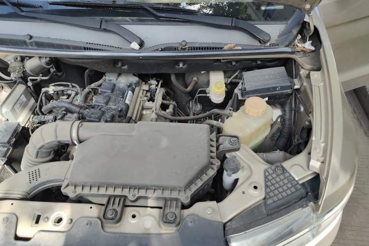Used Wuling Hongguang V 2019 1.5L Jingqu Version China VI LAR Engine Bay Left