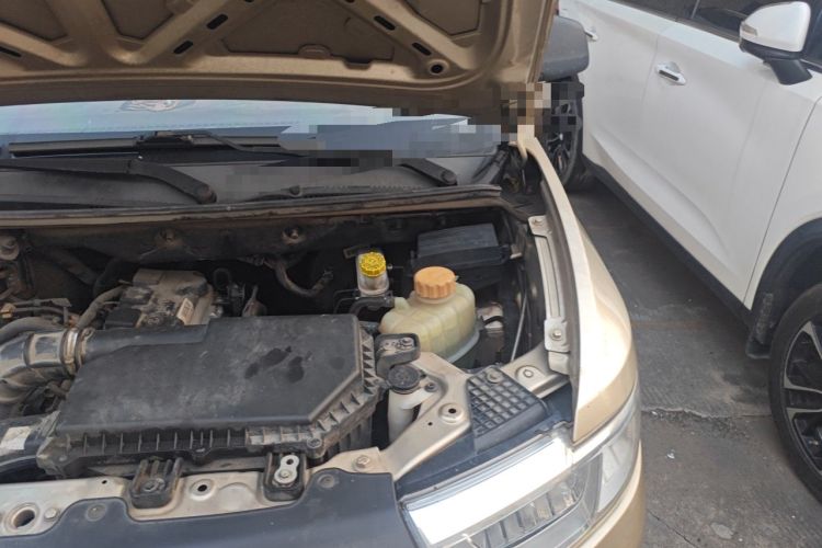Used Wuling Hongguang V 2019 1.5L Jingqu Edition Sealed-Window Vehicle China VI LAR Engine Bay Left