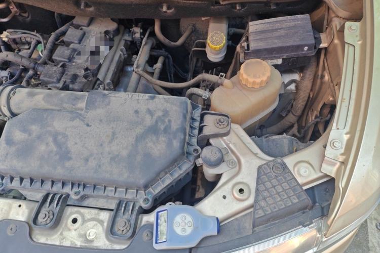 Used Wuling Hongguang V 2019 1.5L Jingqu Version China VI LAR Engine Bay Left