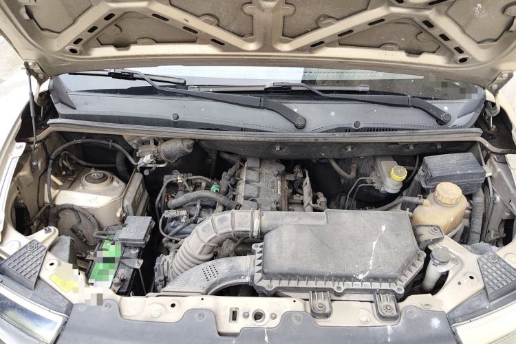 Used Wuling Hongguang V 2019 1.5L Base Version China VI LAR Engine Bay