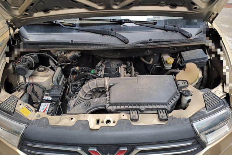 Used Wuling Hongguang V 2019 1.5L Standard Version China VI LAR Engine Bay