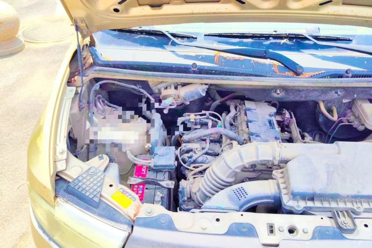 Used Wuling Hongguang V 2019 1.5L Jingqu Version China VI LAR Engine Bay Right