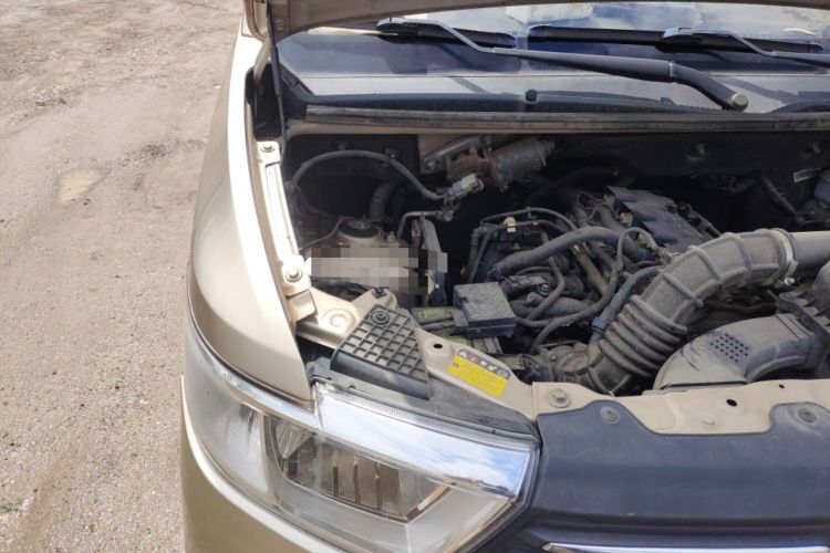 Used Wuling Hongguang V 2019 1.5L Enjoyment Version China VI LAR Engine Bay Right