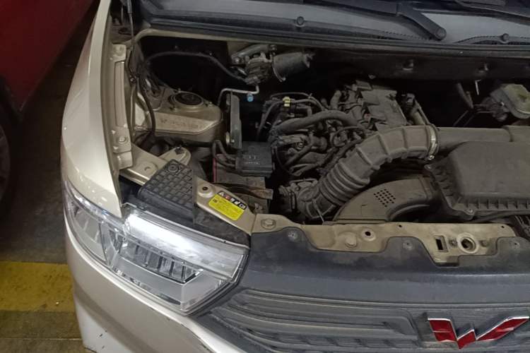 Used Wuling Hongguang V 2019 1.5L Jingqu Version China VI LAR Engine Bay Right