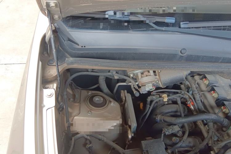 Used Wuling Hongguang V 2019 1.5L Jingqu Version China VI LAR Engine Bay Right