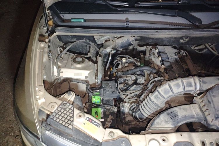 Used Wuling Hongguang V 2019 1.5L Base Version China VI LAR Engine Bay Right