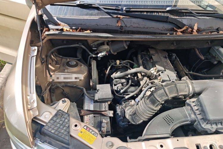 Used Wuling Hongguang V 2019 1.5L Jingqu Version China VI LAR Engine Bay Right