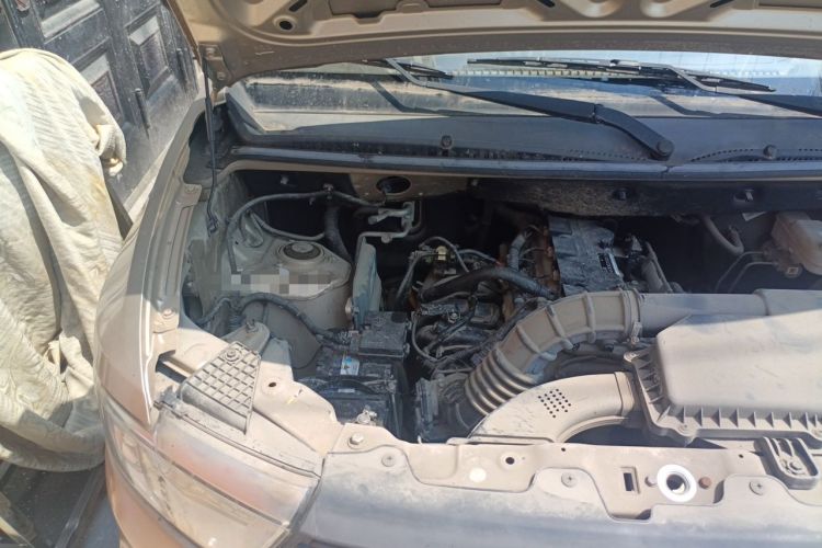 Used Wuling Hongguang V 2019 1.5L Base Version China VI LAR Engine Bay Right