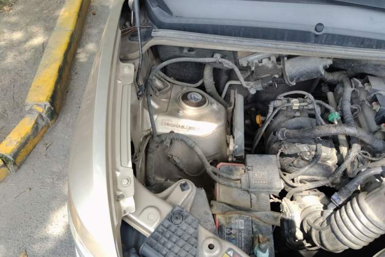 Used Wuling Hongguang V 2019 1.5L Enjoyment Version China VI LAR Engine Bay Right
