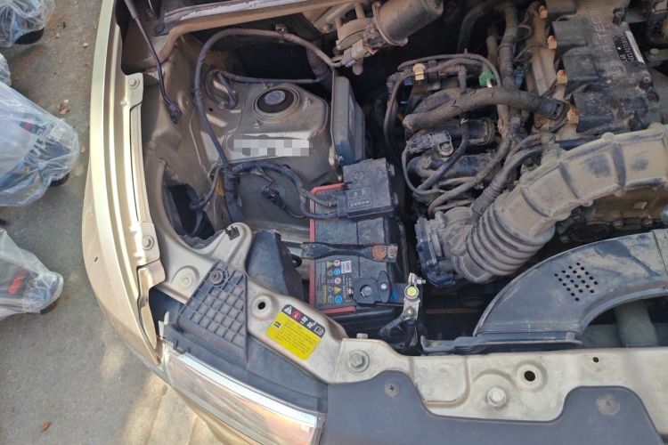 Used Wuling Hongguang V 2019 1.5L Jingqu Version China VI LAR Engine Bay Right