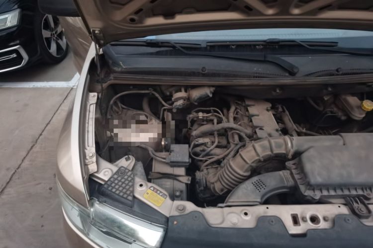 Used Wuling Hongguang V 2019 1.5L Standard Version China VI LAR Engine Bay Right