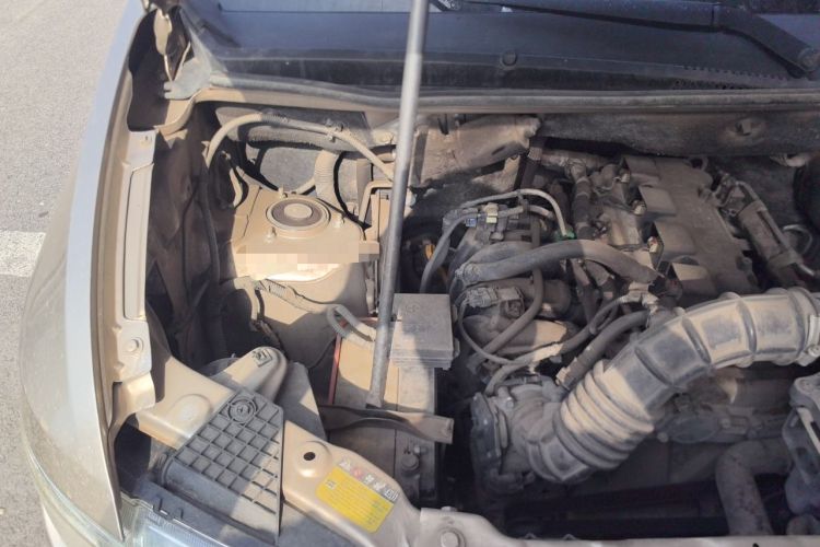 Used Wuling Hongguang V 2019 1.5L Jingqu Version China VI LAR Engine Bay Right