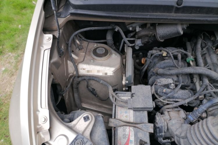 Used Wuling Hongguang V 2019 1.5L Jingqu Version China VI LAR Engine Bay Right