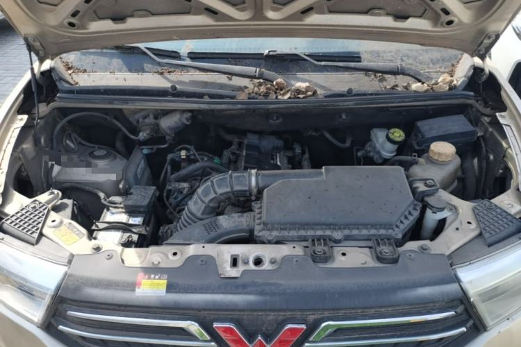 Used Wuling Hongguang V 2019 1.5L Standard Version China VI LAR Engine Bay