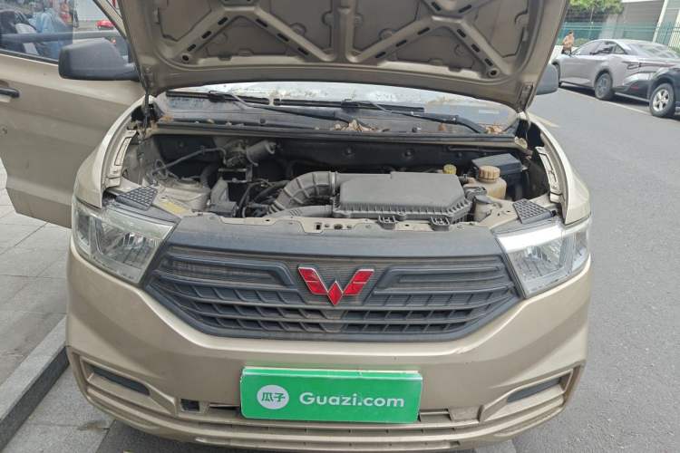 Used Wuling Hongguang V 2019 1.5L Standard Version China VI LAR Engine Bay