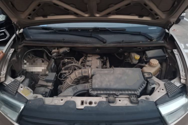 Used Wuling Hongguang V 2019 1.5L Standard Version China VI LAR Engine Bay