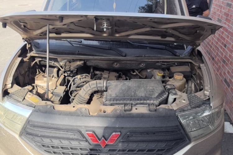 Used Wuling Hongguang V 2019 1.5L Jingqu Version China VI LAR Engine Bay