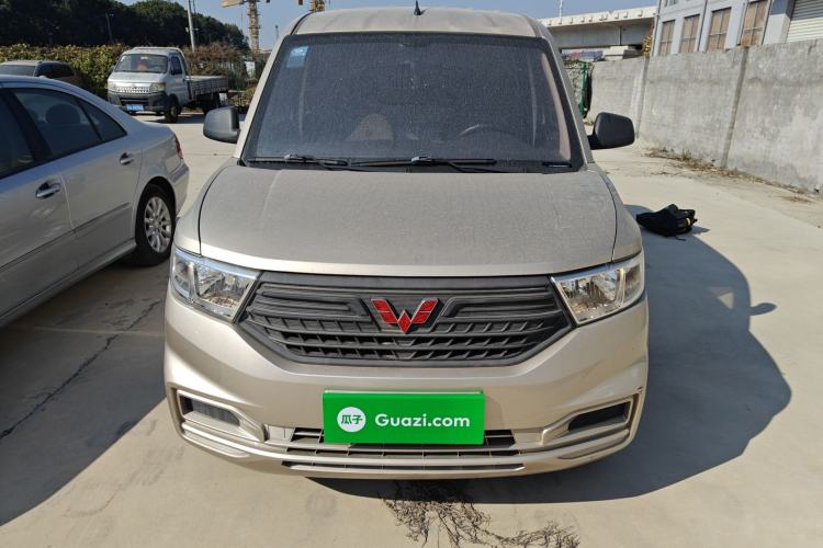 Used Wuling Hongguang V 2019 1.5L Jingqu Edition Sealed-Window Vehicle China VI LAR Exterior 1