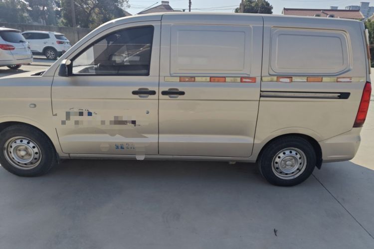 Used Wuling Hongguang V 2019 1.5L Jingqu Edition Sealed-Window Vehicle China VI LAR Exterior 3