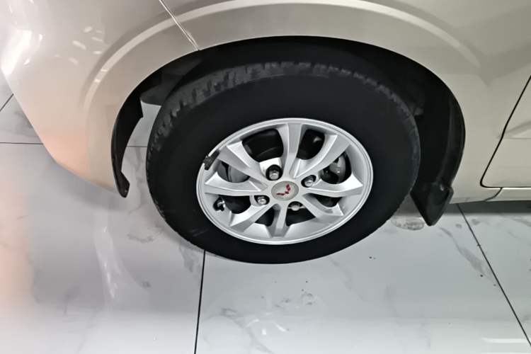Used Wuling Hongguang V 2019 1.5L Enjoyment Version China VI LAR Exterior 4