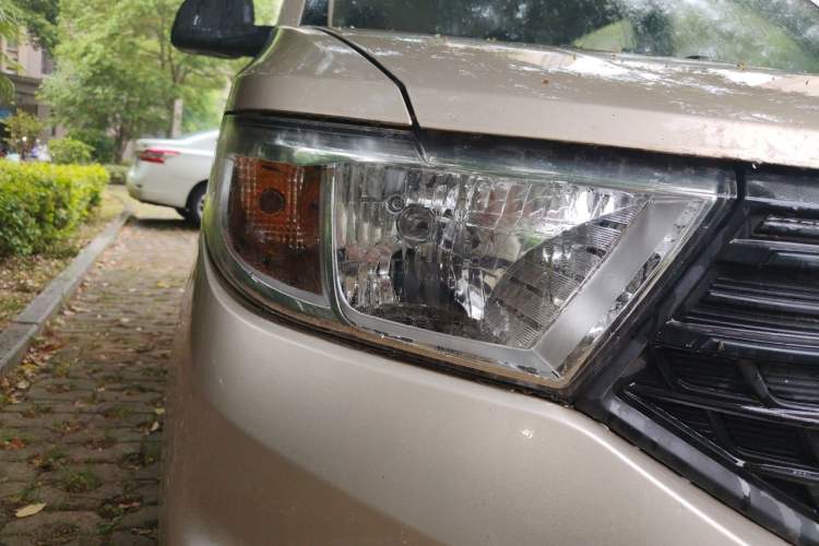 Used Wuling Hongguang V 2019 1.5L Jingqu Version China VI LAR Exterior 6