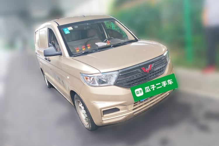 Used Wuling Hongguang V 2019 1.5L Jingqu Edition Sealed-Window Vehicle China VI LAR Front Right 45 Deg