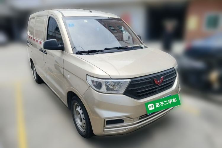 Used Wuling Hongguang V 2019 1.5L Jingqu Edition Sealed-Window Vehicle China VI LAR Front Right 45 Deg