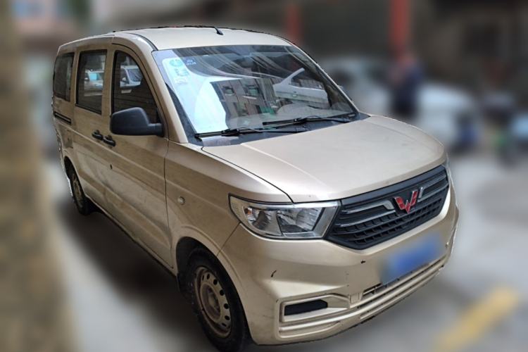 Used Wuling Hongguang V 2019 1.5L Standard Version China VI LAR Front Right 45 Deg