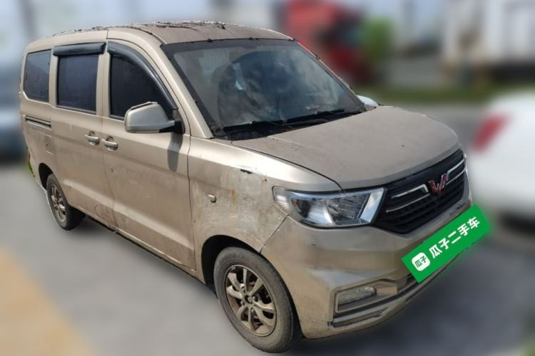 Used Wuling Hongguang V 2019 1.5L Standard Version China VI LAR Front Right 45 Deg