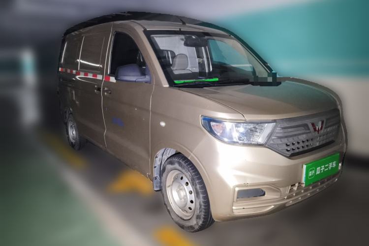 Used Wuling Hongguang V 2019 1.5L Jingqu Edition Sealed-Window Vehicle China VI LAR Front Right 45 Deg