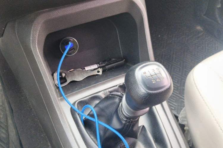 Used Wuling Hongguang V 2019 1.5L Jingqu Edition Sealed-Window Vehicle China VI LAR Gear Lever