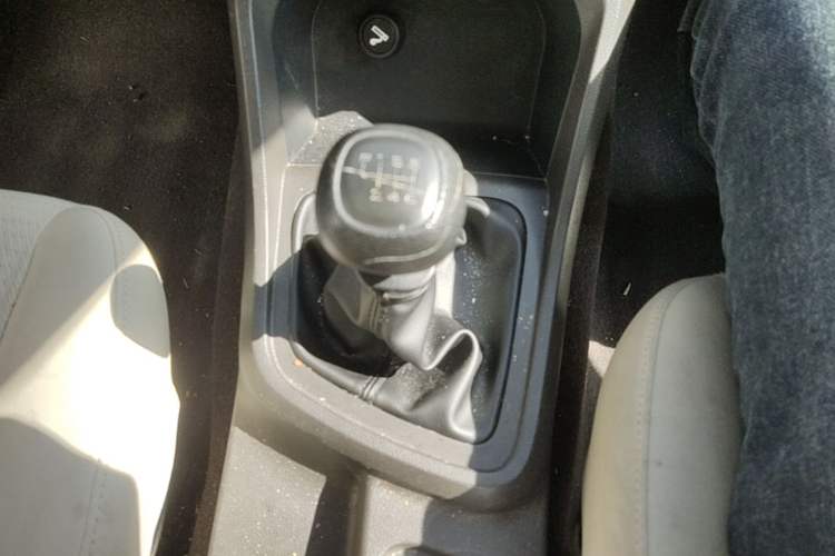 Used Wuling Hongguang V 2019 1.5L Jingqu Version China VI LAR Gear Lever