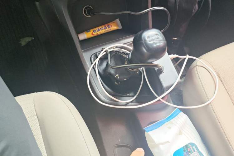 Used Wuling Hongguang V 2019 1.5L Jingqu Edition Sealed-Window Vehicle China VI LAR Gear Lever
