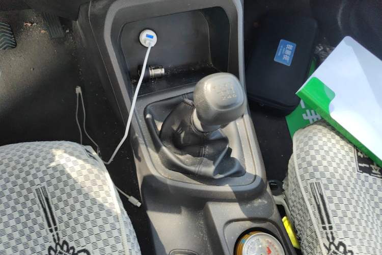 Used Wuling Hongguang V 2019 1.5L Jingqu Version China VI LAR Gear Lever