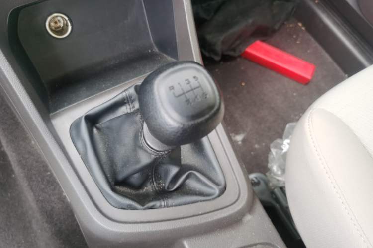 Used Wuling Hongguang V 2019 1.5L Jingqu Version China VI LAR Gear Lever