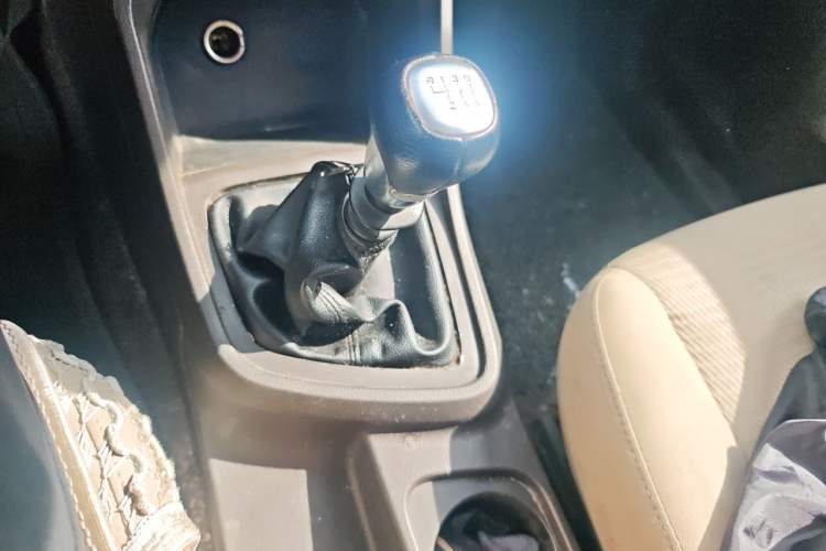 Used Wuling Hongguang V 2019 1.5L Jingqu Version China VI LAR Gear Lever