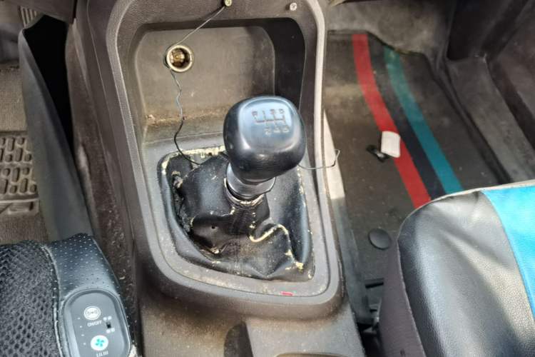 Used Wuling Hongguang V 2019 1.5L Standard Version China VI LAR Gear Lever
