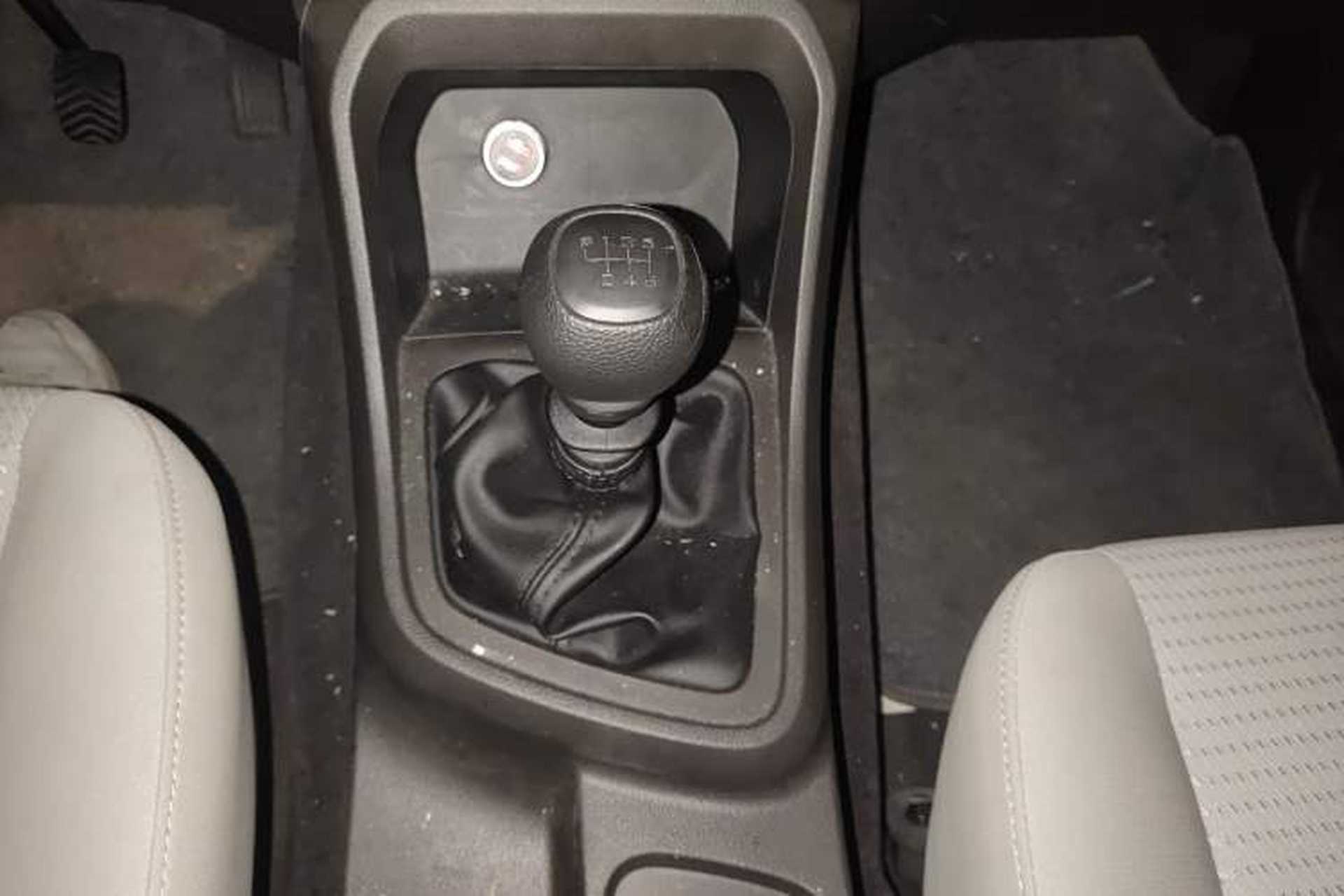 Used Wuling Hongguang V 2019 1.5L Jingqu Version China VI LAR Gear Lever