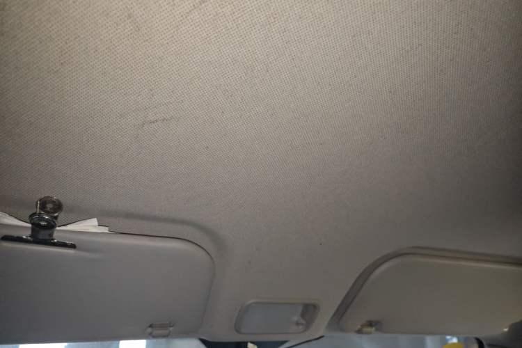 Used Wuling Hongguang V 2019 1.5L Base Window-Sealed Vehicle China VI LAR Headliner