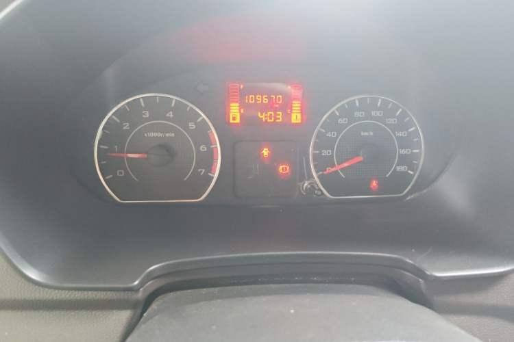 Used Wuling Hongguang V 2019 1.5L Jingqu Edition Sealed-Window Vehicle China VI LAR Instrument Cluster