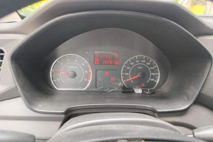 Used Wuling Hongguang V 2019 1.5L Jingqu Edition Sealed-Window Vehicle China VI LAR Instrument Cluster
