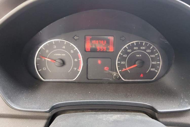 Used Wuling Hongguang V 2019 1.5L Base Version China VI LAR Instrument Cluster