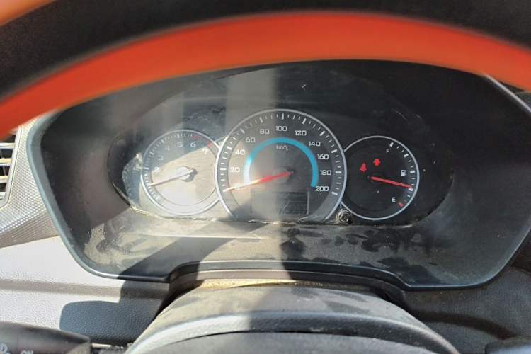 Used Wuling Hongguang V 2019 1.5L Enjoyment Version China VI LAR Instrument Cluster