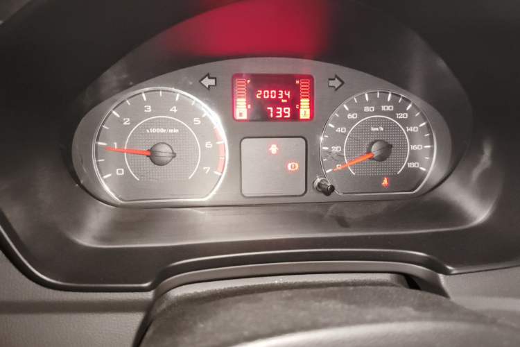 Used Wuling Hongguang V 2019 1.5L Jingqu Edition Sealed-Window Vehicle China VI LAR Instrument Cluster